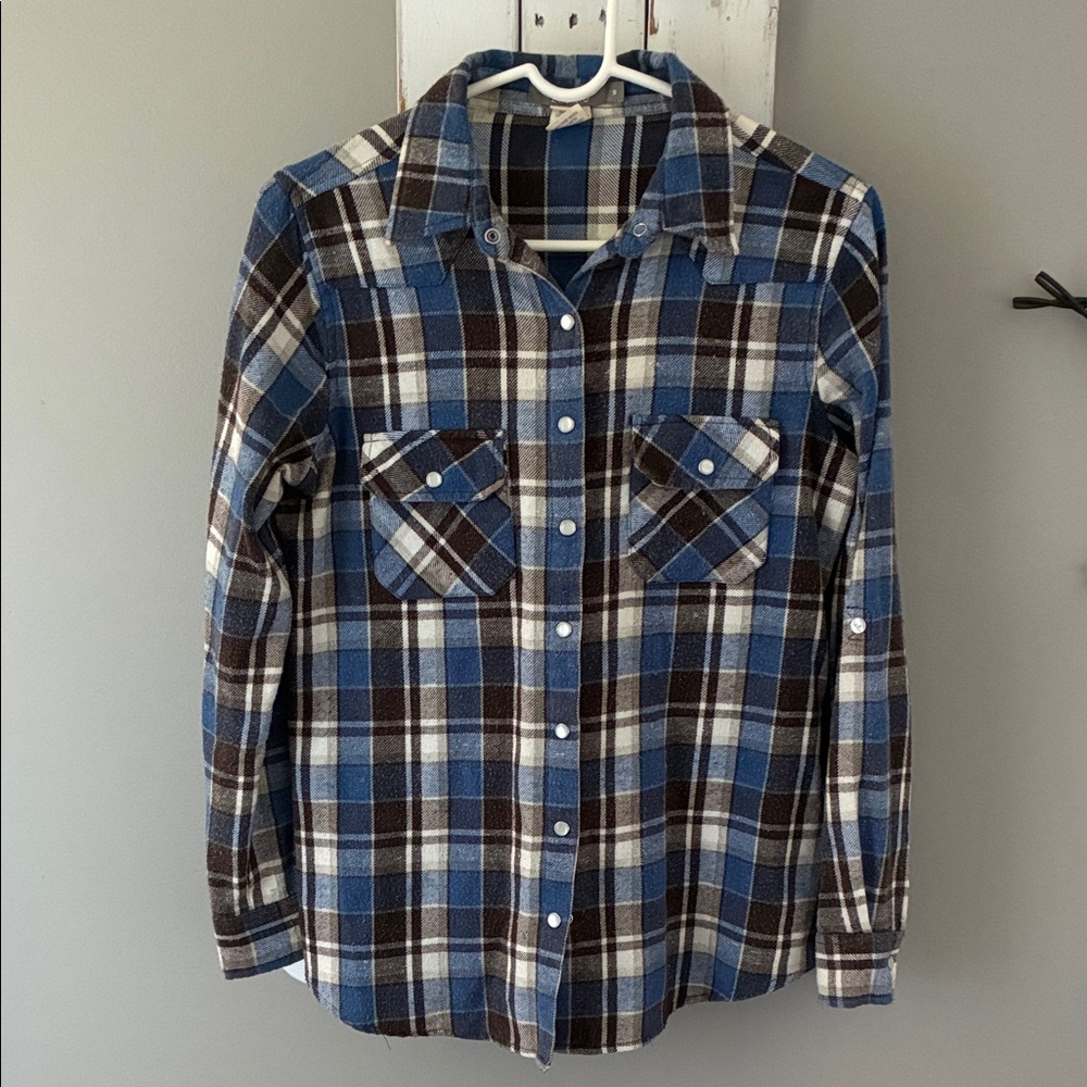 Women’s brown and blue flannel shirt